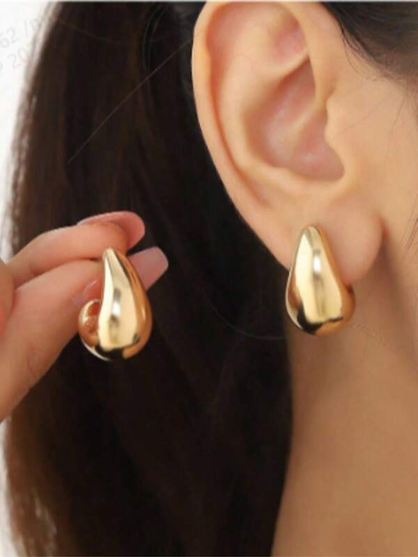 New European And American Style Hollow Punk Comma Teardrop Lighter Gold Stud Earrings