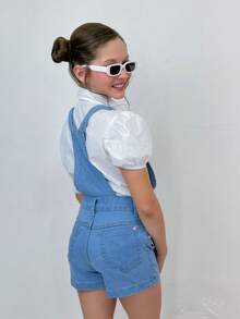 Victoria Jeans Macacão Jardineira Jeans Short Infantil Ursinha Charmosa - Lavagem clara - Visão 2