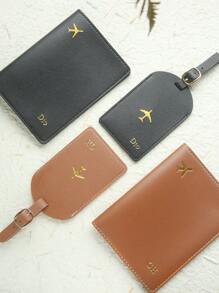 2 PEÇAS Conjunto de Porta-Passaporte e Tag de Bagagem Personalizados Nome Monocromático Dourado em Couro Sintético com Tag de Bagagem, Carimbo a Quente Personalizado, Acessórios de Viagem Feitos à Mão, Cartão Documento Presente de Aniversário Chic para Amigos, Madrinhas, Verssátil, Básico, Personalizado, Único, Personalizado, Para Aniversários, Para Férias/Viagens, Para Exterior/Saídas/Viagens/Caminhadas/Estádio/Esportes/Escalada, Para Negócios/Cômodo/Trabalho/Escritório, Material Escolar, Volta às Aulas, Para Escritório, Para Escola, Para Sala de Aula, Para Presentes de Professor, Para Universidade, Para Colegas, Para Quartos de Dormitório, Para Professor, Para Meninos e Meninas, Para Adolescentes, Alunos do Ensino Médio, Alunos do Ensino Médio, Alunos da Faculdade, Alunos da Universidade, Calouro, Veterano, Alunos do Ensino Fundamental