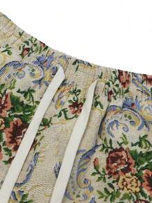 男士休闲日常和海滩度假风格经典绿色花卉编织纹理提花短裤，配有松紧腰带。非常适合春夏季节，也是海滩度假的理想选择，也是送给男朋友或丈夫的绝佳礼物。 - 白色 - 查看 4