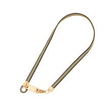 Collar con cremallera de diseño único y personalizado, apto para uso diario