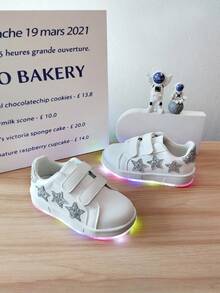 1 双可爱卡通 LED 发光皮革透气运动鞋，适合男孩和女孩 - 休闲、减震、防滑户外跑步和步行鞋，适合所有季节 - 白色 - 查看 6