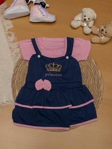 Kit 02 Jardineiras Jeans com blusinha Infantil Menina Recém-Nascida 04 peças - Multicolorido - Visão 9