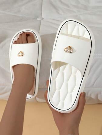 Sandalias de mujer para verano con tiras planas, diseño de corazón casual para parejas, sandalias de playa transpirables, livianas de EVA para interior/exterior