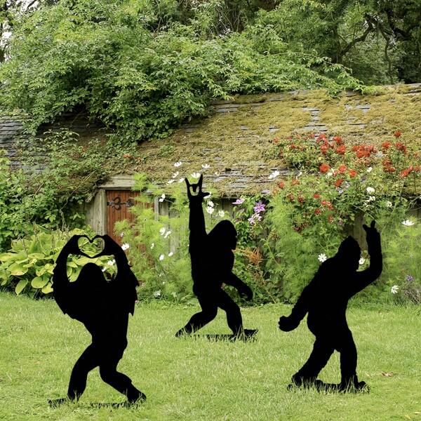 Set Of 3 Metal Bigfoot Garden Stakes – Modern Outdoor Yard Art With Rock, Peace & Heart Hand Signs, Weather-Resistant Patio Or Lawn Decor, Unique Halloween Gift For Him Or Her Home Decor Halloween Decor Fall Decor Room Decor