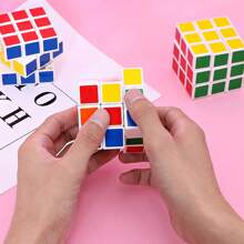 قطعة واحدة من مكعب سحري متعدد الطبقات 3، مكعب سحري متغير الألوان إلى لون المكرون الناعم 5 سم ، 5.5 سم ، لعبة تدريب منطقي للمبتدئين - اللون عشوائي!