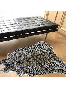 1pc High Quality Leopard Printed Plush Rug - Machine Washable, Fashionable Black & White Animal Pattern Mat, Suitable For Bedroom, Kitchen Or Outdoor Use - Perfect Holiday Gift, Bedroom Mat | Animal Pattern Design | Polyester Mat, Bedroom Carpet Bathroom Decor Fall Decor Back To School - Multicolor - View 10