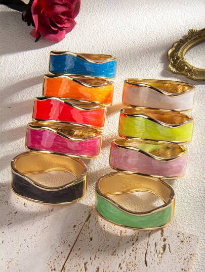 1 pezzo Braccialetto a polsino di moda placcato oro 18 carati con onde, nuvole e gocce di olio multicolore, adatto per essere indossato in modo casual o in vacanza dalle donne