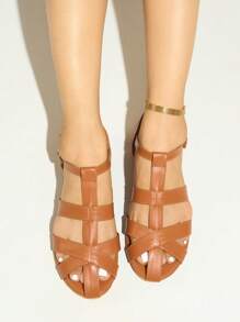 Nuevas sandalias romanas planas para mujer para exteriores, sandalias de mujer con decoración metálica en marrón, de punta redonda, de suela gruesa antideslizante, de varios tamaños, sandalias casuales, de paseo, de fiesta, bohemias y elegantes con hebilla para mujer