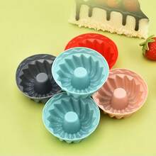 12 moldes de silicona para pasteles, moldes para hacer pasteles, pudines y gelatinas, herramientas de repostería DIY, mini moldes para hacer pasteles de tubo acanalado - Herramientas de repostería y utensilios de cocina, desmoldado fácil de la cocina, en forma de calabaza, adecuado para pasteles esponjosos de tubo - Herramientas de repostería y artículos esenciales de cocina, excelente para regalar y fácil de limpiar - Navidad (colores aleatorios), regalos de Halloween - color aleatorio - Ver 3