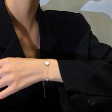 1 قطعة سوار من السلسلة وحامل القرص مزين بحجارة الراين بشكل نجمي متقاطع، أنيق ونسائي، مناسب للاستخدام اليومي وعناصر الحُلي والمجوهرات الغربية والإكسسوارات الشاطئية، والحفلات والصيف