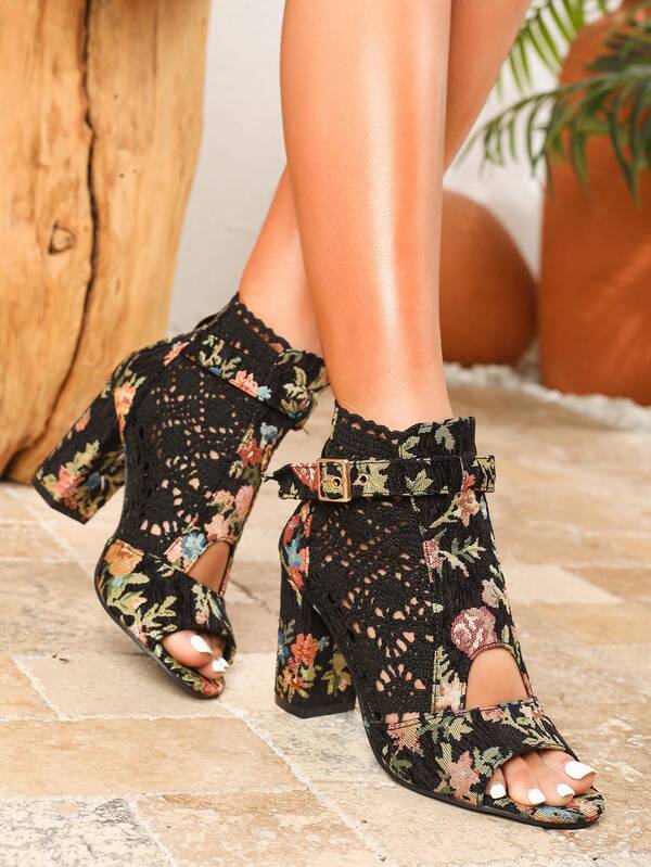 صنادل نسائية مفتوحة الأصابع بكعب سميك عالي مناسبة للاستخدام اليومي