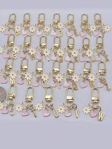 Spring/Summer Essential - Personalized Heart-Shaped Pendant, Paired With Daisy Decor, Can Be Engraved With Initial And Blessing/Love Note | Heart-Shaped Keychain Accessory, Y2K Style - Multicolor - View 2