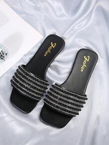 Sandal Datar Wanita Ukuran Besar, Sandal Selop Kasual Musim Panas untuk Liburan Pantai Serbaguna dengan Dekorasi Berlian Imitasi - Hitam - View 6