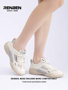 1 par de zapatillas de suela gruesa para mujer Renben con empeine de malla, cierre de cordones frontal, textil gris, de estilo vintage, cómodo diseño de plataforma para uso casual al aire libre en verano, adecuado para usar con faldas y pantalones, un popular modelo de zapato femenino de moda para 2025