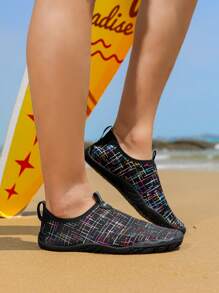 Leichte schnelltrocknende Wasserschuhe für Damen - atmungsaktives Mesh-Gewebe, geeignet für Strand, Bäche, Schwimmen, Tauchen, Bootfahren, Surfen und Yoga - Gummisohle, bequem für alle Jahreszeiten, lässige Wassersport-Bekleidung, Fitnessschuhe für drinnen, leicht