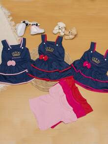 Kit 02 Jardineiras Jeans com blusinha Infantil Menina Recém-Nascida 04 peças - Multicolorido - Visão 3