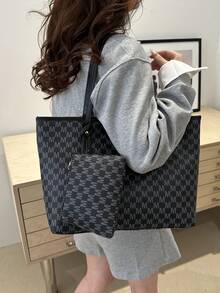 (Purse With A Coin Purse)New Fashion Women's Large Capacity Full Body Print Design Letter Pattern Decoration Design Double Handle Tote Bag Suitable For Work And Commuting,School Bag,Large Capacity,Portable,Classic Casual,Business Casual,For Teen Girls Women College Students,White-Collar Workers,Perfect For Work,Back To School,Middle School,High School,College,Vacation, Fashionable Tote Bag With Zipper - Black - View 3