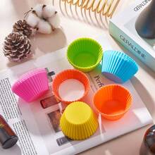 12 件随机硅胶纸杯蛋糕烤盘圆形松饼烘焙模具可重复使用纸杯蛋糕模具 - 彩色 - 查看 5