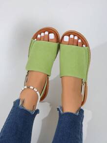 Sandalias planas de talla grande de estilo europeo y americano para mujer, nuevas para el verano de 2025, de moda, estilo romano para la playa