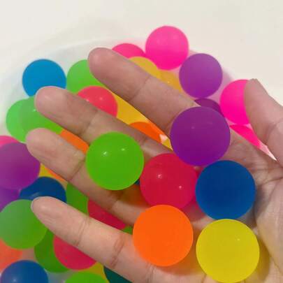 Matta studsbollar, leksaker för utomhus/inomhus, festtillbehör för karneval och pyjamaslekar