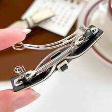 2pcs Minimalist Fashion Bowknot Clamp Hair Clips, Black & White - Multicolor - View 2