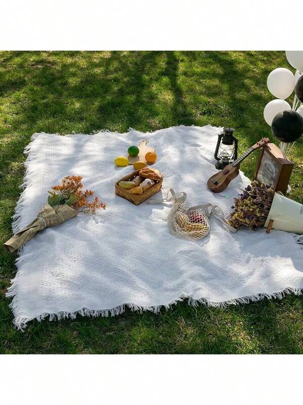 1pc 180*180cm Portable Thickened Picnic Blanket, White Camping Blanket Beach Towel Throw Rug Sofa Cover Outdoor Garden Waterproof Tent Mat, Washable & Warm, Home Decor, Suitable For Photography & Picnic, Tear-Resistant Tablecloth Backdrop