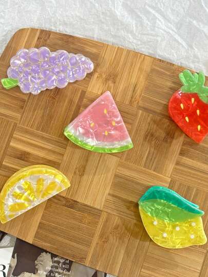 Pinzas de pelo con diseño de fruta, de caliente para la temporada Primavera/Verano 2025, con diseños de uva y fresa, pinzas de pelo pequeñas para niñas, accesorios de pelo en colores dulces de caramelo