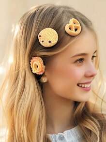 12 pièces/set Clips cheveux amusants en forme de chips de pommes de terre, design inspiré des chips, frais pour l'été. Convient aux filles et aux femmes, dégage une douce odeur. Matériau léger, confortable à porter. Peut ajouter un charme ludique aux styles de princesse douce et mignonne décontractée, vous faisant être le centre d'attention.