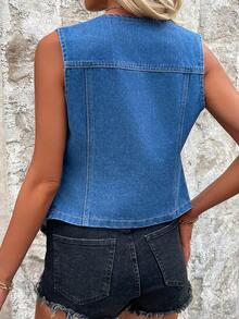 Jaqueta jeans sem mangas com decote em V de algodão e cintura franzida - Lavagem escura - Ver 6