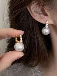 2 paires de boucles d'oreilles pendantes élégantes et vintage pour femmes, ornées de perles et de Zircone cubiques. Léger, pour un port casual, de soirée, de mariage, pour tous les jours, au printemps/été.