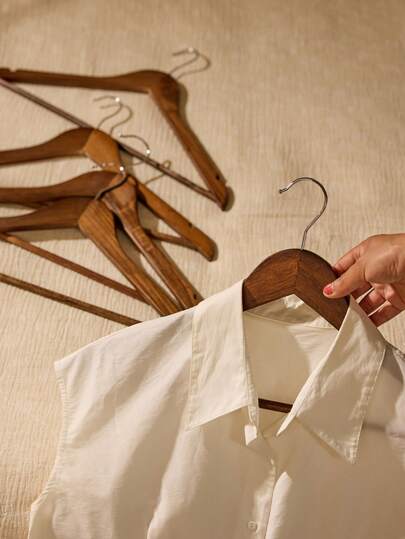 Cirelle 1 / 5 قطع خشبية طبيعية لتعليق الملابس مع شريط غير قابل للانزلاق لمتاجر الملابس والفنادق