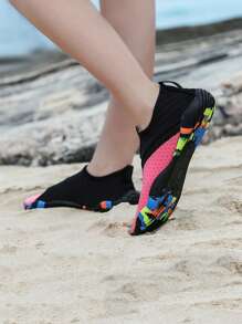 Zapatos de agua de verano para adolescentes y niñas, zapatos de natación, zapatos para vadear al aire libre, suela de goma antideslizante, malla transpirable, ligeros y de secado rápido para playa, aptos para nadar, pasear por la playa, correr, saltar la cuerda, hacer ejercicio, bailar, rafting, surf, vadear, buceo, yoga, actividades interiores/exteriores