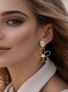 1 Pair Geometric Design Exaggerated Faux Pearl Hollow Big Petal Earrings, Korean Style Vintage Elegant Sweet Ear Jewelry, Perfect As Valentine's Day Gift For Girlfriend To Express Love, Mother's Day Gift For Mom To Convey Gratitude, Birthday Or Anniversary Special Present