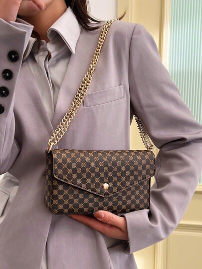 حقيبة كتف مربعة كاجوال مطبوعة بالكامل مع سلسلة , بلون البن , حقيبة كروس بادي للنساء مع جيب للهاتف والعملات