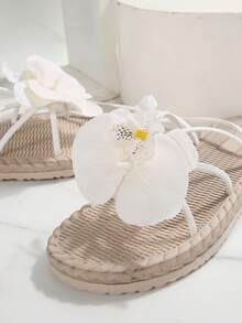 女士法式雏菊系带平底拖鞋，夏季露趾时尚拖鞋，适合约会、购物和派对 - 白色 - 查看 8