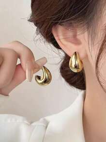1 Pair Asymmetrical C-Shaped Earrings, European And American Classic Fashion Water Drop Design Minimalist Earrings