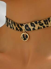 1pc Women's Fashion Velvet Choker Necklace, Retro Classic Minimalist Cheetah Print Round Pendant