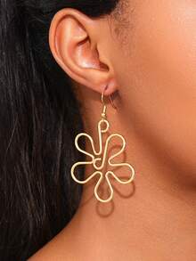 1 对金属别致镂空线花朵耳坠，欧美简约办公室设计耳饰，适合情人节/日常/生日/订婚/结婚礼物，简约舒适的女士珠宝情人节 - 鏤空線條花朵 - 查看 13
