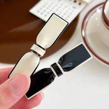 2pcs Minimalist Fashion Bowknot Clamp Hair Clips, Black & White - Multicolor - View 7