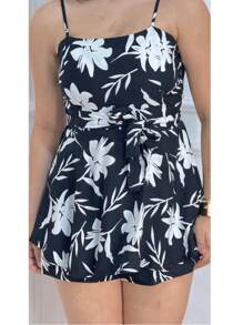 Macaquinho Vestido Feminino Estampado Flores Preto e Branco, Short por baixo Forro Casual