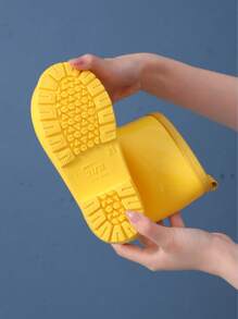 1 par de botas de lluvia a media pantorrilla ligeras y antideslizantes para mujeres, botas de jardín impermeables moldeadas de una sola pieza de PVC