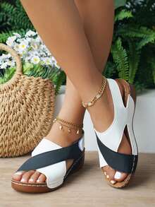 Giày sandal đế xuồng màu xanh và trắng họa tiết chắp vá phong cách Bohemian mùa hè dành cho nữ, giày sandal đế bằng thoải mái, chắc chắn, thoải mái khi đi ngoài trời, giày sandal cỡ lớn, vui lòng đặt hàng theo chiều dài chân thực tế vì kích thước có thể nhỏ hơn - Đen và trắng - Xem 3
