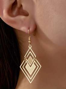 Boucles d'oreilles pendantes d'été élégantes et sexy - Boucles d'oreilles pendantes géométriques en or empilables avec pendentif losange creux. Cadeau de bijoux de luxe parfait pour les femmes, pour les vacances ou une tenue de tous les jours