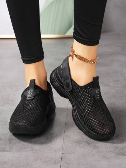 Nuevos zapatos de mujer de verano de talla 35-43, sandalias de malla de punto con dedos cerrados, tipo mula, casuales, transpirables y ligeros, con perforaciones