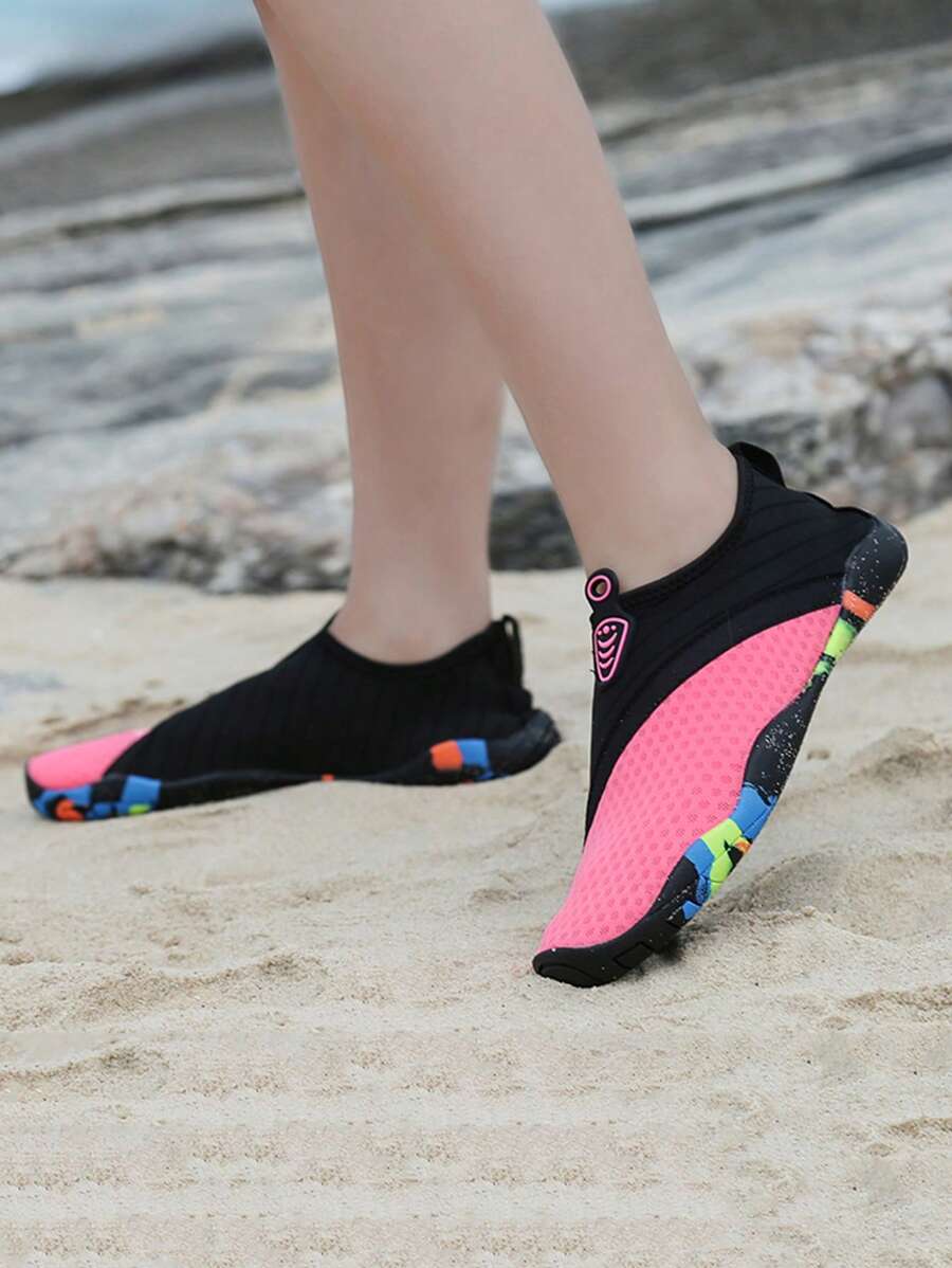 Zapatos de agua de verano para adolescentes y niñas, zapatos de natación, zapatos para vadear al aire libre, suela de goma antideslizante, malla transpirable, ligeros y de secado rápido para playa, aptos para nadar, pasear por la playa, correr, saltar la cuerda, hacer ejercicio, bailar, rafting, surf, vadear, buceo, yoga, actividades interiores/exteriores