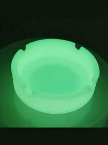 Leuchtender Silikon Aschenbecher, Leuchtet im Dunkeln Aschenbecher, kleiner Outdoor Patio Aschenbecher, niedlicher Heim Aschenbecher, hitzebeständig, rund, bruchsicher, fluoreszierendes Design, einfach zu bedienen, dekorative und funktionale Heimzubehör, Heimdekoration, moderner Aschenbecher für innen und außen, Leuchtzubehör im Dunkeln, hochwertige Silikon Gummi weich tragbar