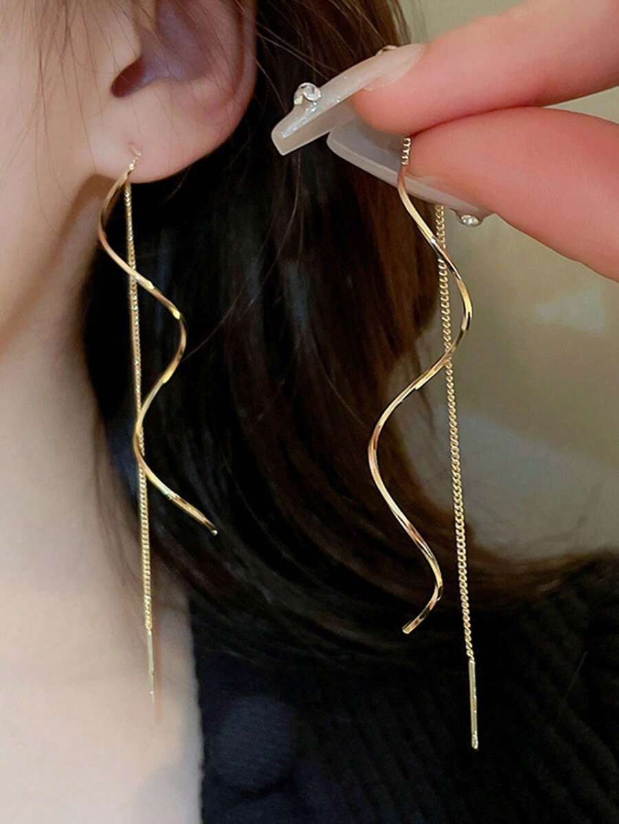 1 Pair Fashion Gold Metal Twisted Geometric Earrings - Gold - View 1