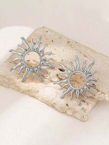1 Pair Fashion Elegant Sunflower Stud Earrings - Silver - View 3