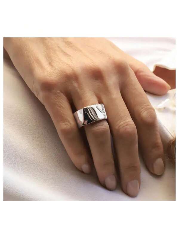 خاتم أنيق وأملس للجنسين